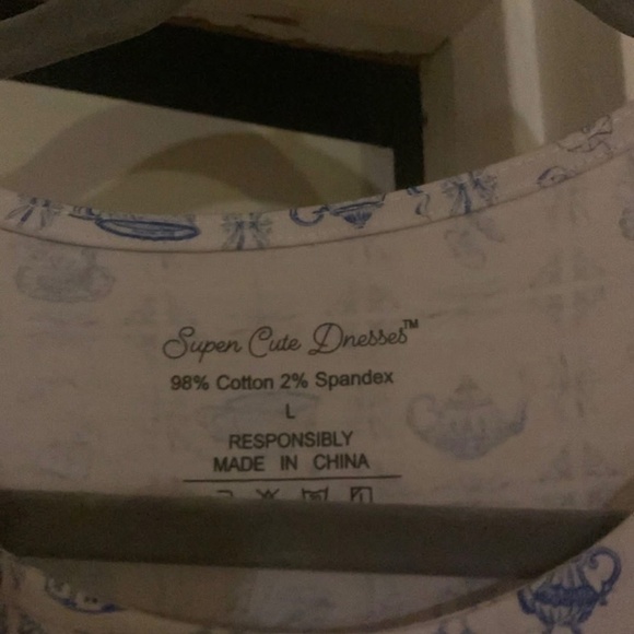 Super cute dresses - Picture 2 of 2